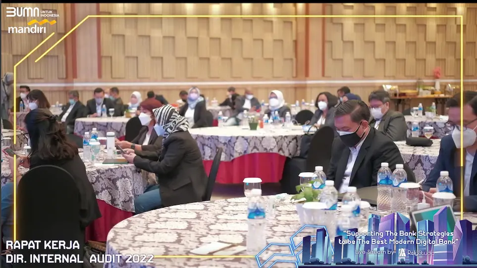 Bank Mandiri executive participants during the hybrid audit planning session in the venue.