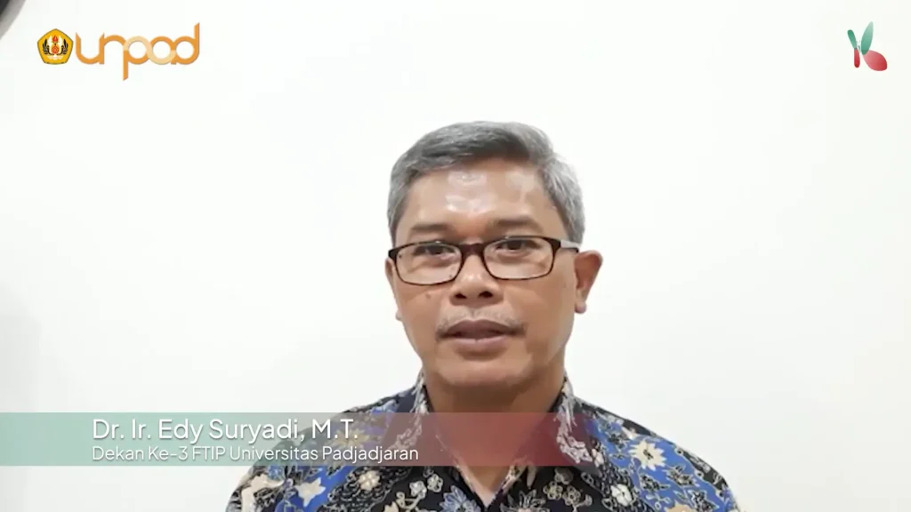 Dr. Ir. Edy Suryadi delivering his opening remarks at the FTIP Unpad 2021 Dies Natalis celebration.