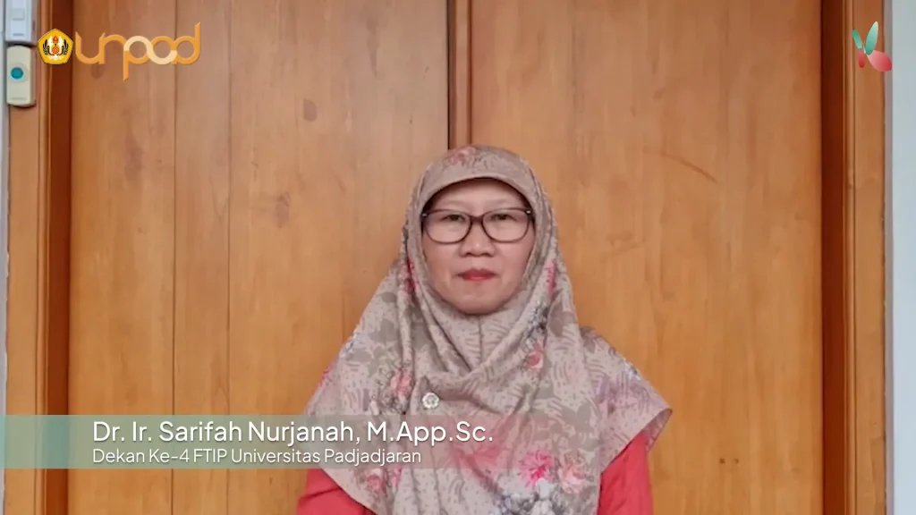 Dr. Ir. Sarifah Nurjanah giving a welcome speech during the FTIP Unpad 2021 Dies Natalis event.