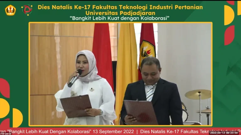 The formal master of ceremonies hosting the FTIP Unpad 2022 Dies Natalis event, guiding the audience through the agenda.