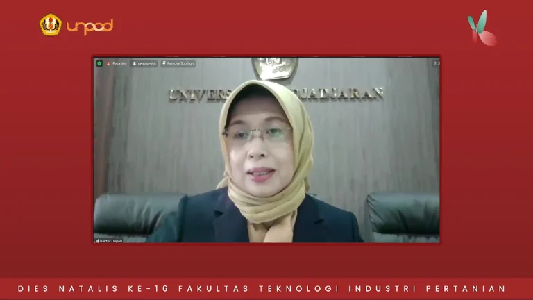 Prof. Dr. Rina Indiastuti delivering her remarks at the FTIP Unpad 2021 Dies Natalis event.